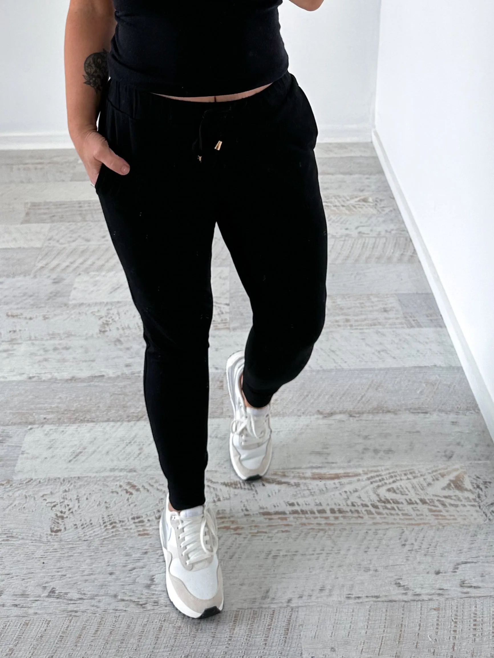 Mia Joggers - Black